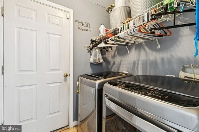 Building Photo - 2958 Myrtlewood Dr