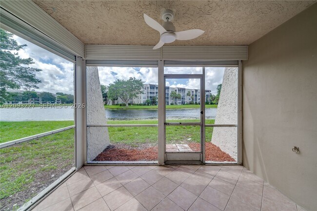 Building Photo - 9230 Lagoon Pl