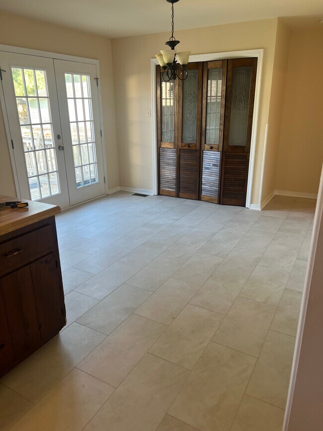 Building Photo - 11425 Walton Lake Rd