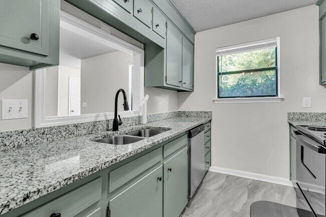 Building Photo - 216 Parlor Dr