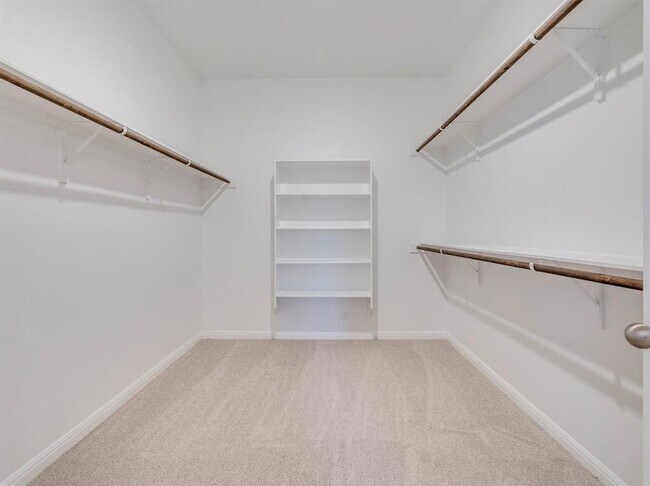 Building Photo - 260 Cathedral Mountain Dr