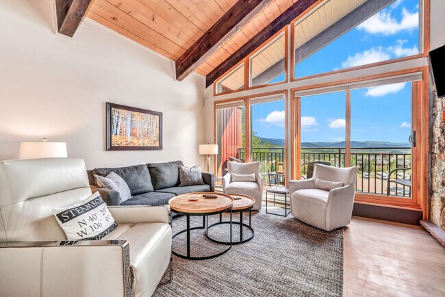 Building Photo - 2160 Mt Werner Cir