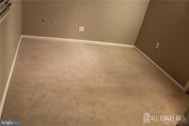 Building Photo - 5219 Ravens Crest Dr