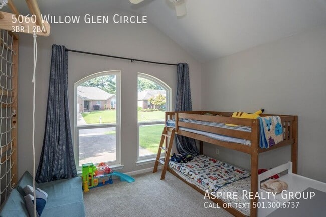 Building Photo - 5060 Willow Glen Cir