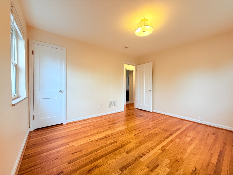 Building Photo - 4540 Victor Ave