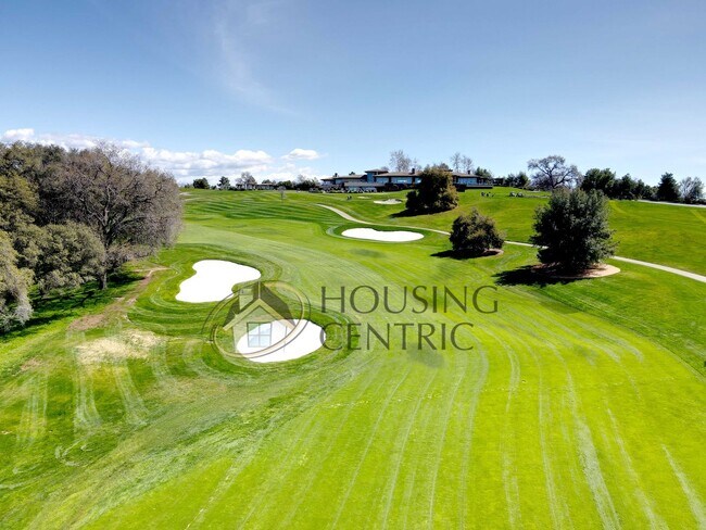 Building Photo - Stunning Single Story Rental in Guard Gate...