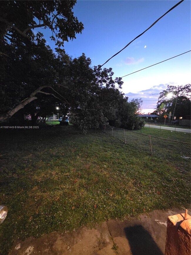 Building Photo - 890 NW 106th St