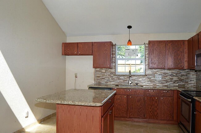 Building Photo - 13115 Pebblewalk Cir S