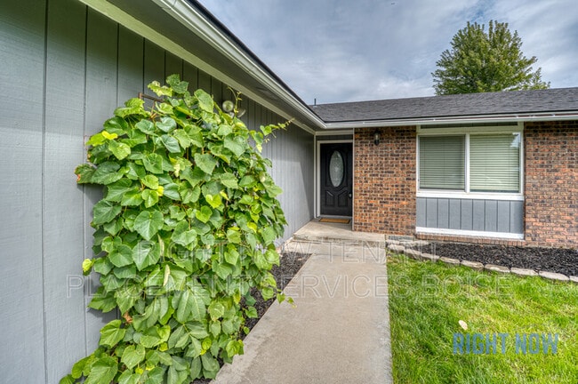 Building Photo - 11156 W Gunsmoke St
