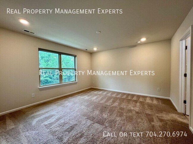 Building Photo - 3031 Blf Hl Ln