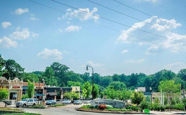 Building Photo - 1628 Briarcliff Rd NE