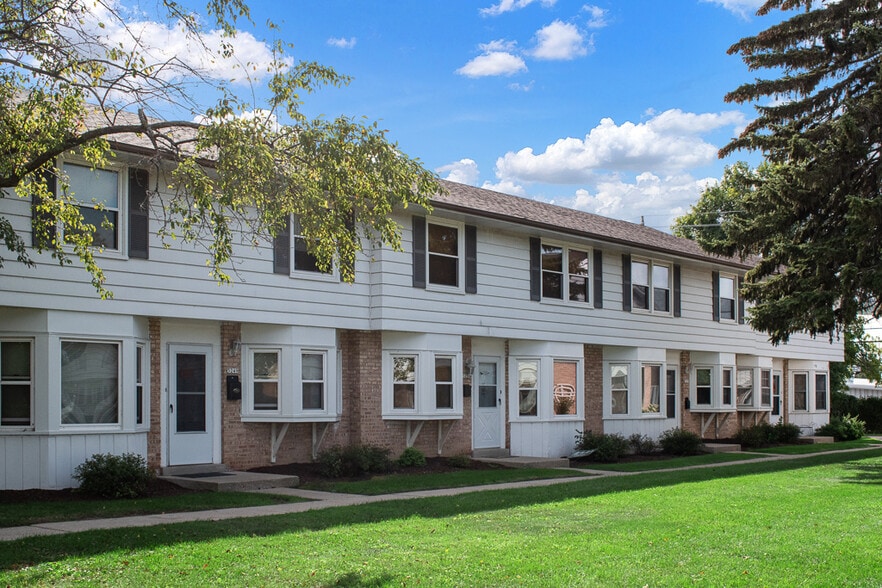 Building Photo - 5241 N Mohawk Ave