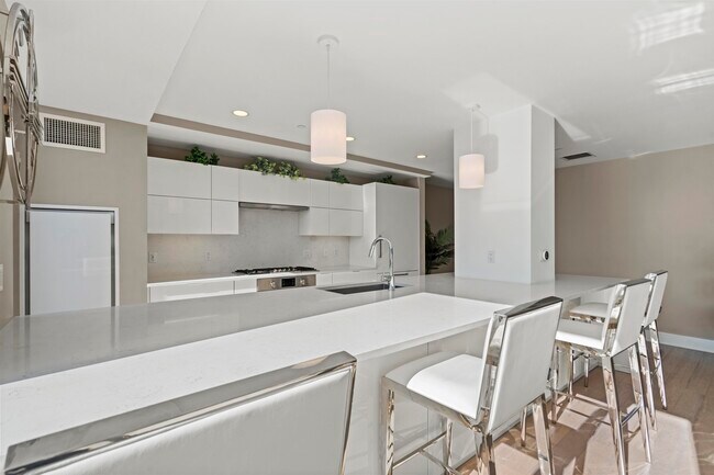 Building Photo - 9 Ave at Port Imperial