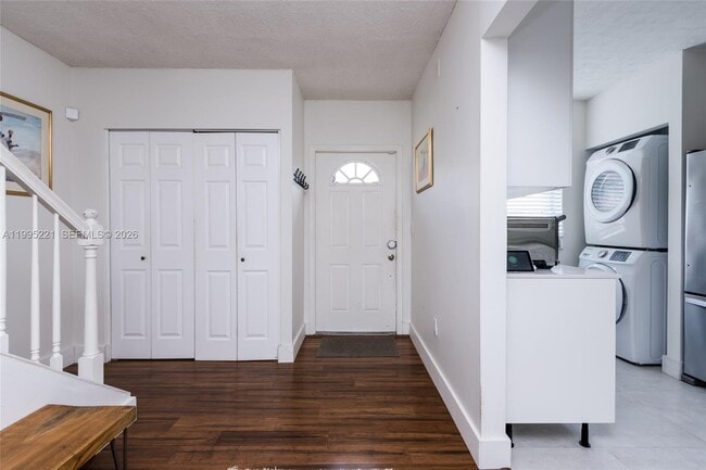 Building Photo - 1651 NE 115th St