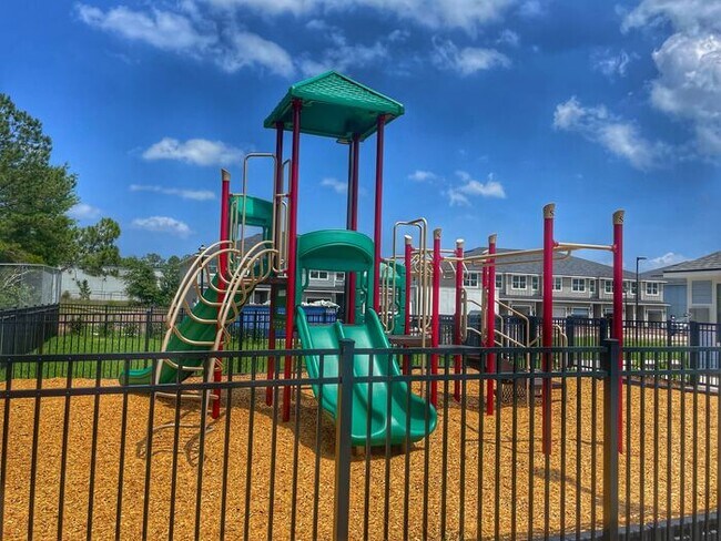 Building Photo - NEW Lower Rental Rate Leasing Special: Mar...