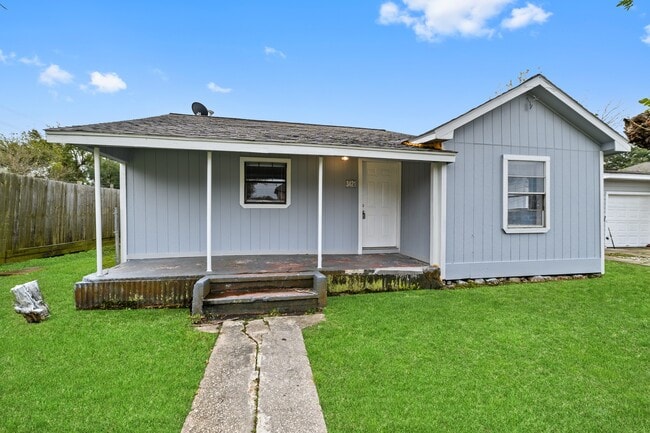 Primary Photo - 3421 3rd Ave N