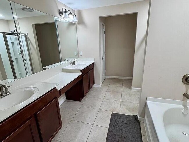 Building Photo - 1530 Winshire Cove