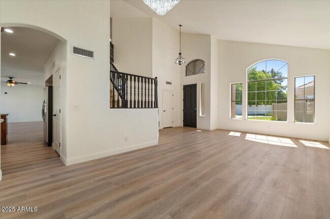 Building Photo - 1414 N Palmsprings Dr