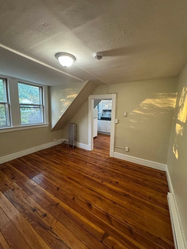 Building Photo - Charming 1-Bedroom Apartment in Russell, MA