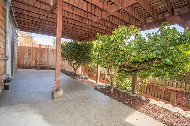Building Photo - 157 Villa Terrace