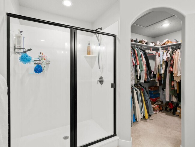 Building Photo - Private Basement Suite in Bright Co-Ed Townhome in Lehi Exchange!