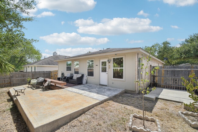 Building Photo - 247 San Felipe Dr