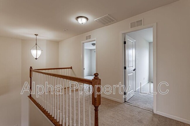 Building Photo - 14 Irvington Dr