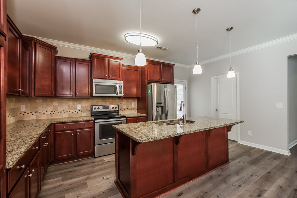 Building Photo - 1020 Sapphire Dr