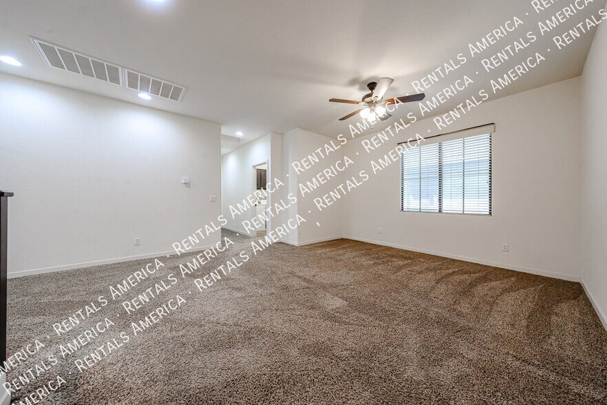 Building Photo - 10428 E Nopal Ave