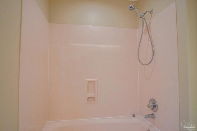 Building Photo - 2042 Hamilton Crossing Dr