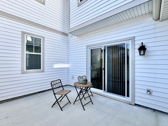 Building Photo - Available NOW! 1st Time Rental! Water, Sewer Trash, Landscaping, Community Pool Included!