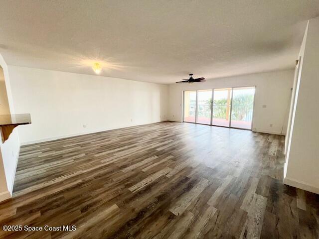 Building Photo - 102 Riverside Dr