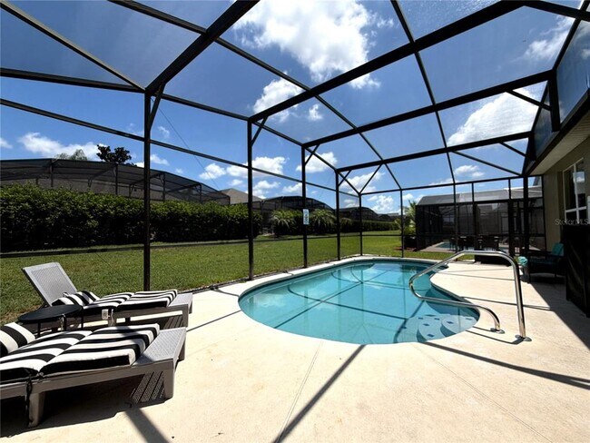 Building Photo - 8127 Fan Palm Way