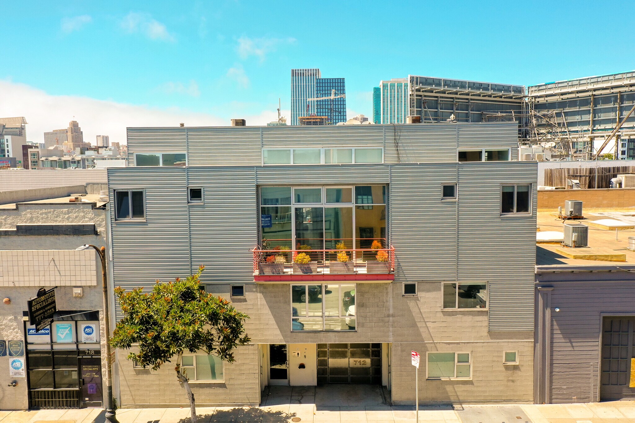Front of Building - 712 Bryant St