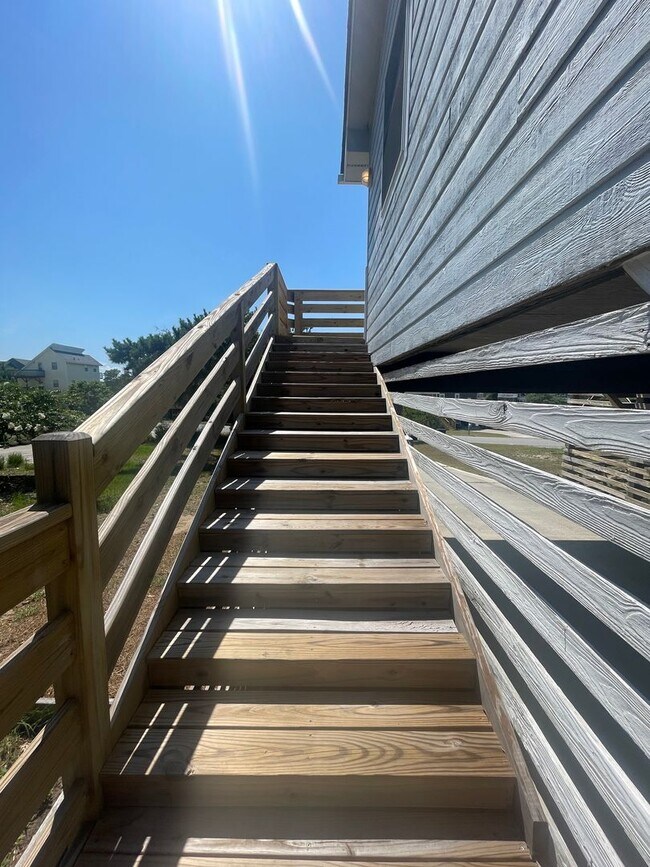 Building Photo - Long term rental in Nags Head