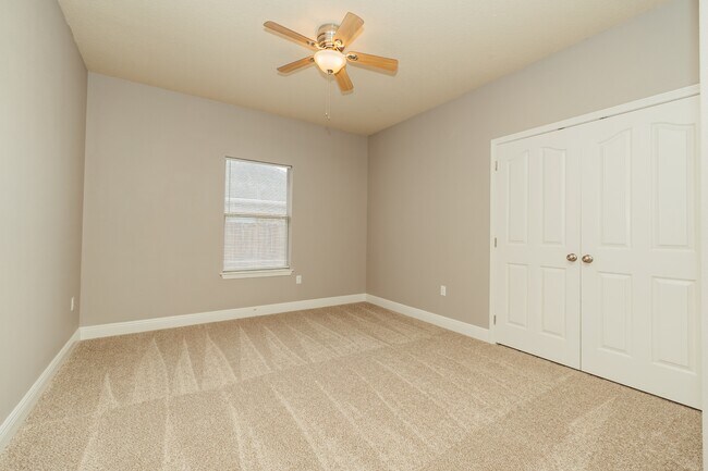 Building Photo - 406 Pendo Pl