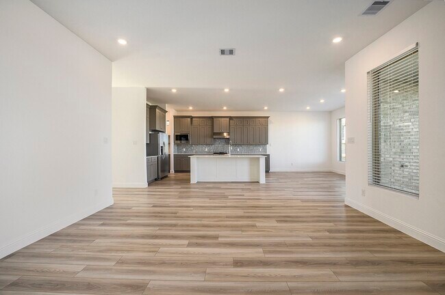 Building Photo - 3210 Blue Grama Bnd