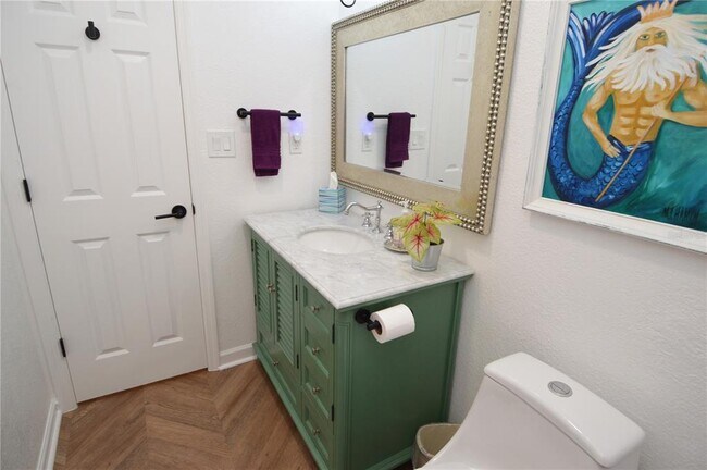 Building Photo - 5048 Beach Dr SE