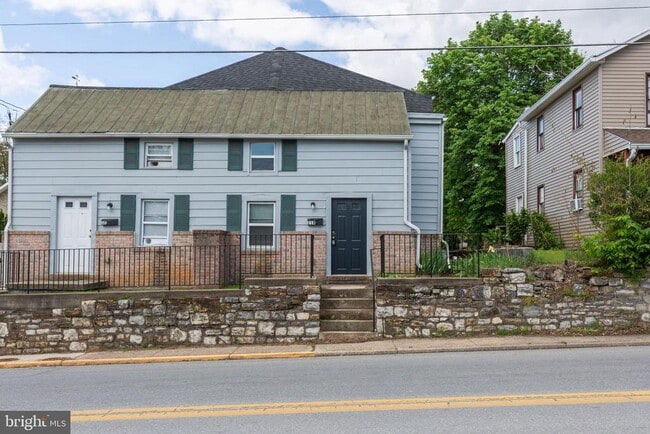 Building Photo - 218 S West St
