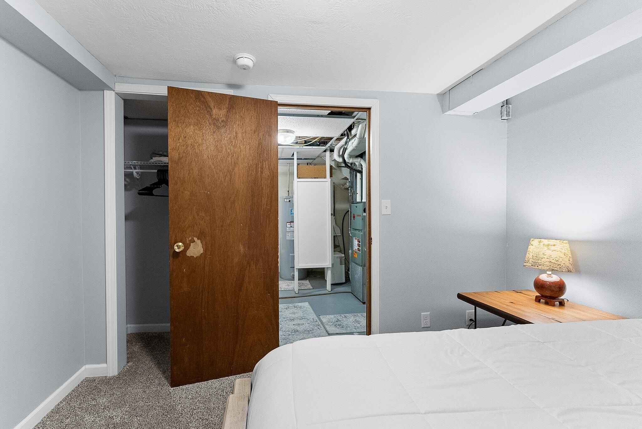 Building Photo - 1304 E Sylvan Cir