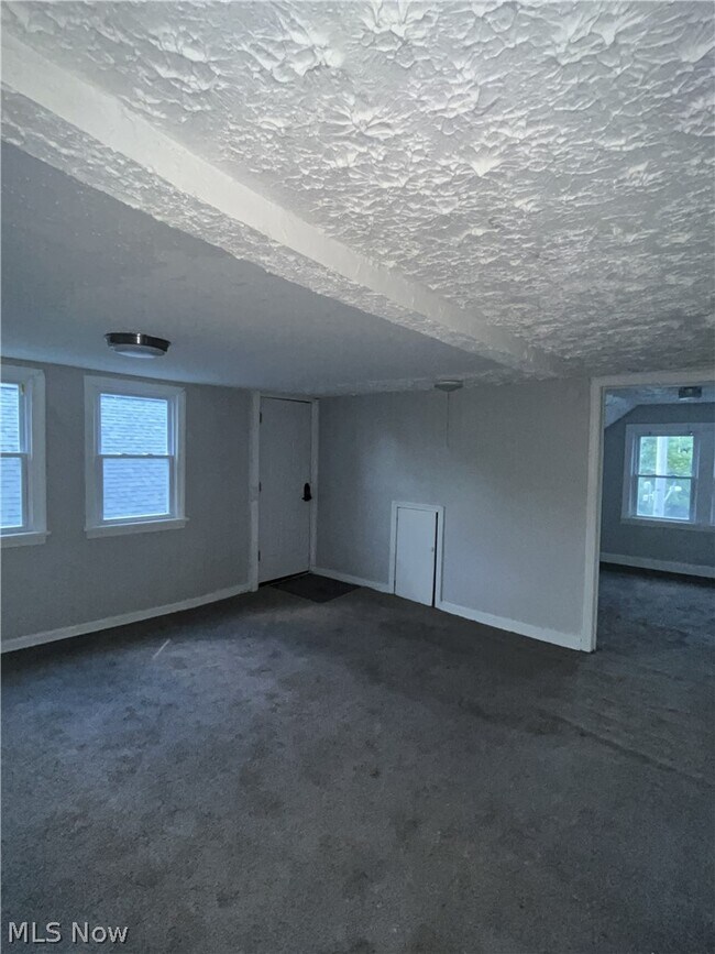 Building Photo - 3658 E 143rd St