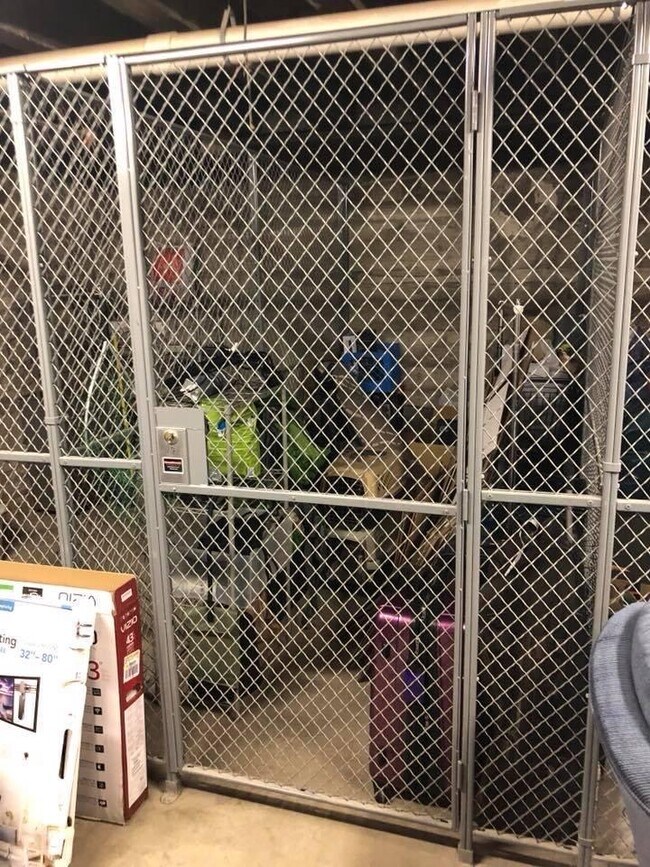 Storage Unit - 1720 Chouteau Ave