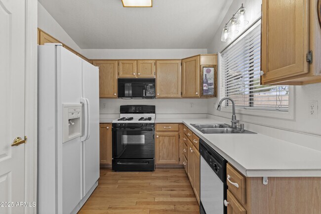 Building Photo - 20947 N 107th Dr