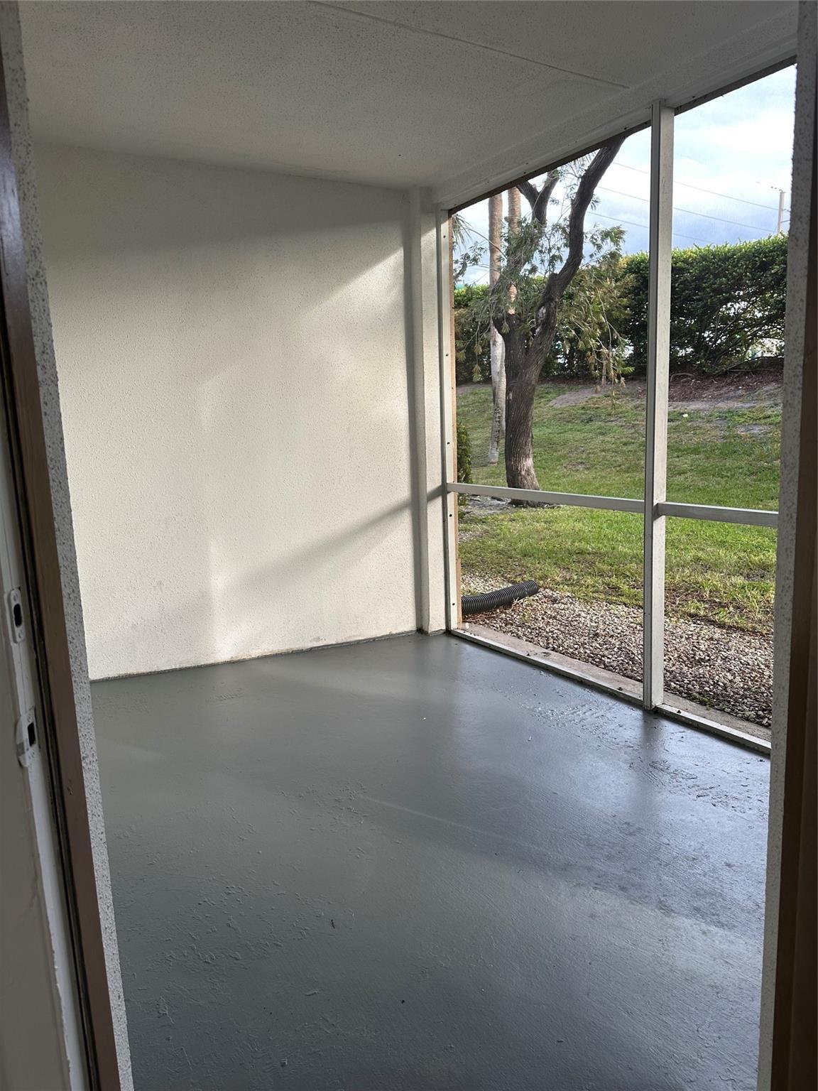 Building Photo - 815 W Boynton Beach Blvd