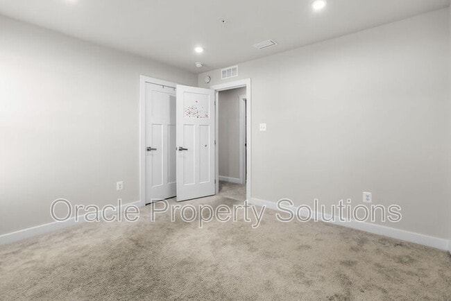 Building Photo - 2305 Wadlow Ln