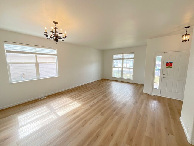 Building Photo - 12354 Pine Valley Cir