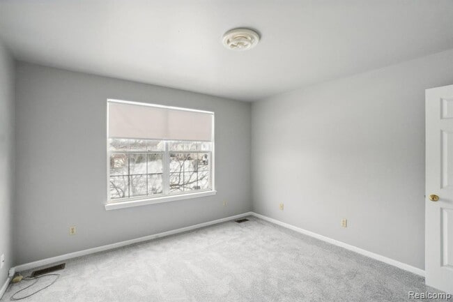 Building Photo - 2609 Huntington Dr