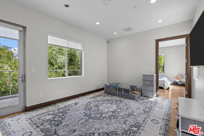 Building Photo - 16424 Marbro Dr
