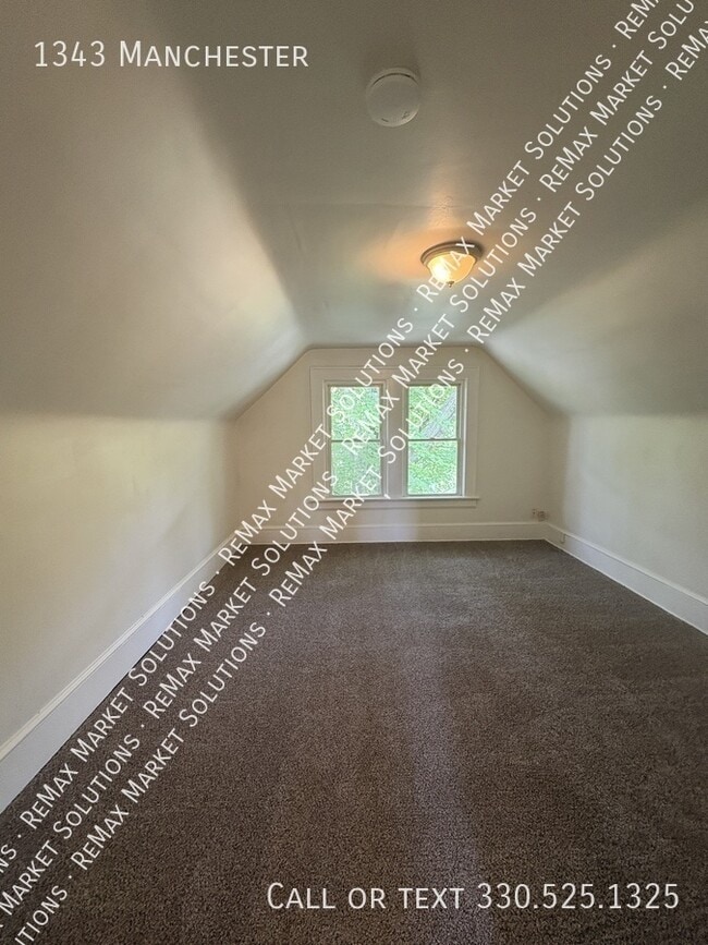 Building Photo - 1343 Manchester-