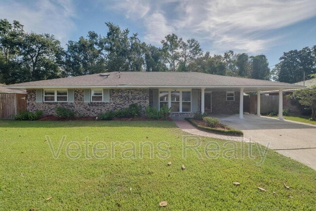 Building Photo - 621 S Forest Ave